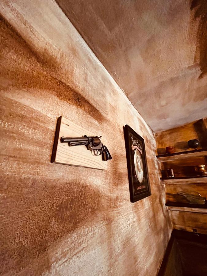Апартаменты Old West House Pantano De San Juan Сан-Мартин-де-Вальдейглесьяс Экстерьер фото