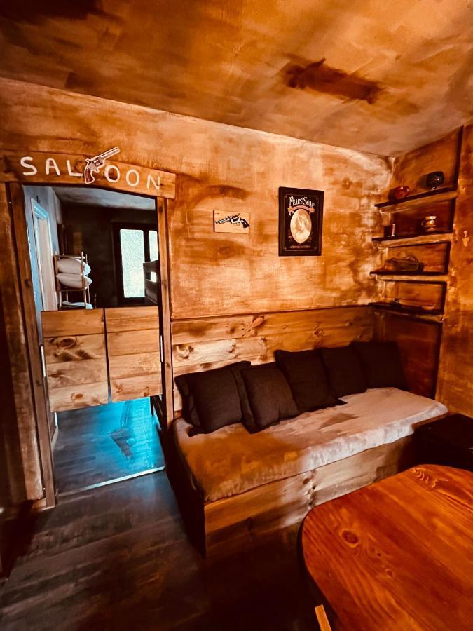 Апартаменты Old West House Pantano De San Juan Сан-Мартин-де-Вальдейглесьяс Экстерьер фото
