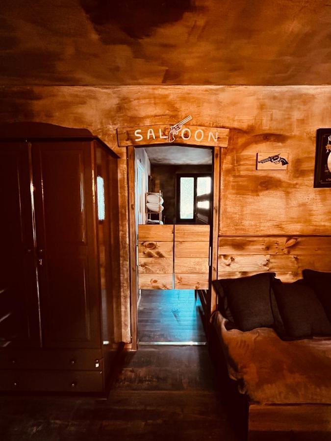 Апартаменты Old West House Pantano De San Juan Сан-Мартин-де-Вальдейглесьяс Экстерьер фото